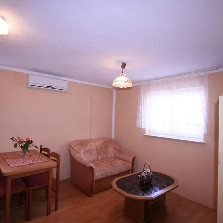 Apartment In Silo/insel Krk 13571 *